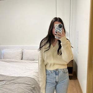 aritzia cropped collared sweater